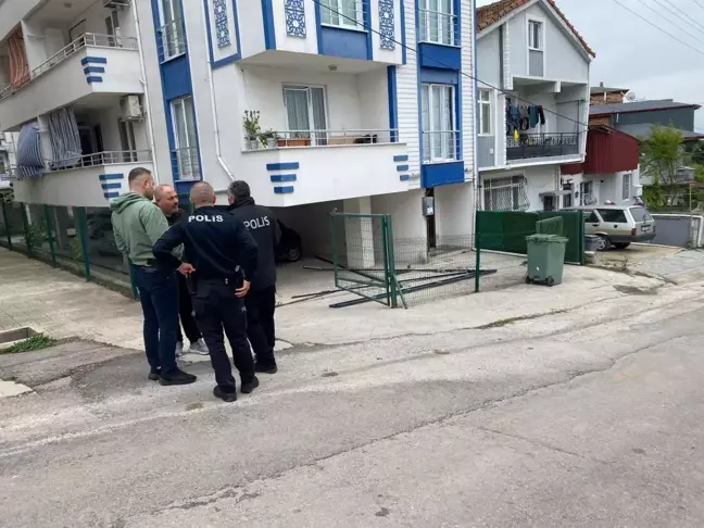 Kocaeli'de Yüksek Gerilim Hattına Temas Eden Demir Profil, 3 Kişiyi Ağır Yaraladı