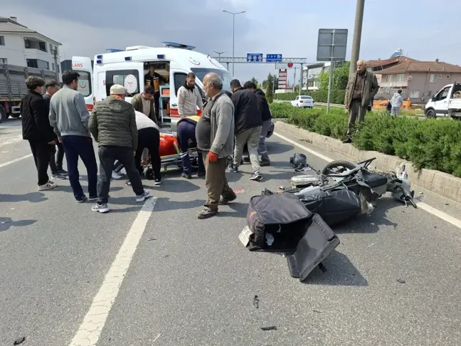 D-100 Kara Yolunda Motosiklet Kazası: 3 Yaralı