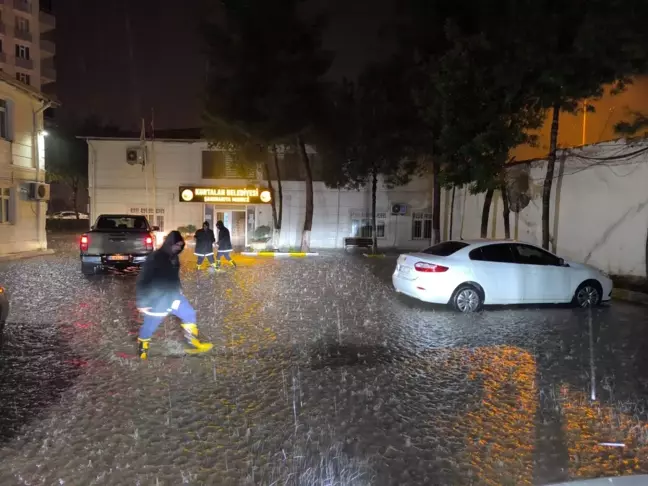 Siirt'te Sağanak Yağış Hayatı Olumsuz Etkiledi