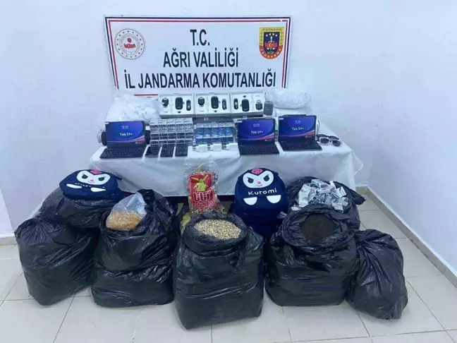 Ağrı'da Gümrük Kaçağı Malzeme Operasyonu: 4 Gözaltı