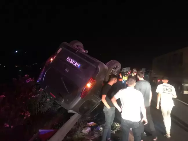 Osmaniye'de TIR'a Arkadan Çarpan Otomobilde 5 Yaralı