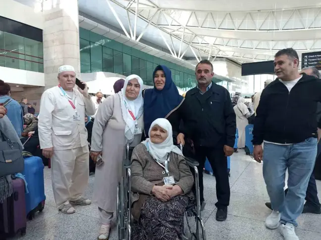 Hacı Adayları İçin Uğurlama Töreni Düzenlendi