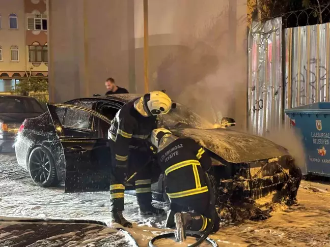 Lüleburgaz'da Otomobil Yangını Kontrol Altına Alındı