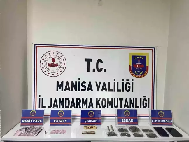 Manisa'da Uyuşturucu Operasyonu: 7 Gram Esrar ve 56 Hap Ele Geçirildi