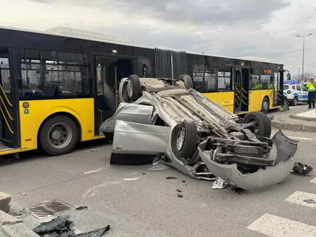 Kayseri'de Otobüs ile Otomobil Çarpıştı: 9 Yaralı