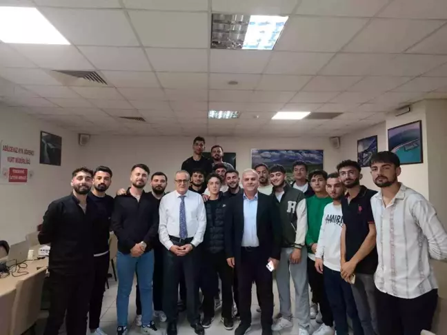 Cumali Birol, Öğrencilerle Baston ve Van Gölü'nü Konuştu