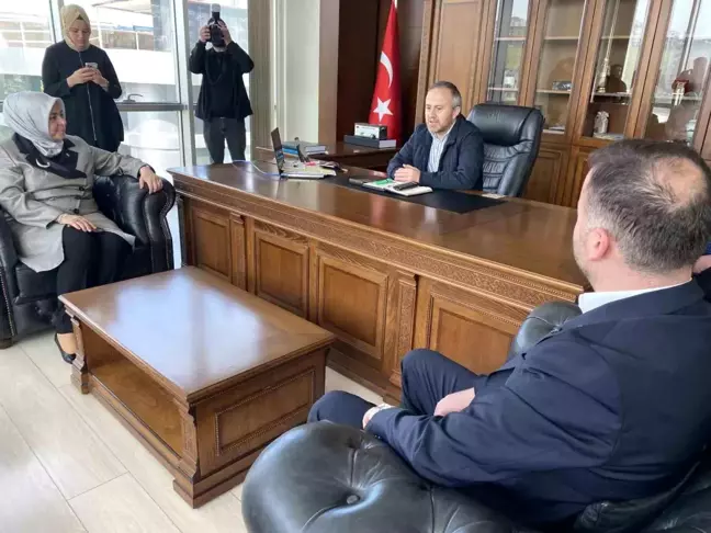 AK Parti Kadın Kolları Başkanı Ercan, Çalışan Kadınlarla Buluştu