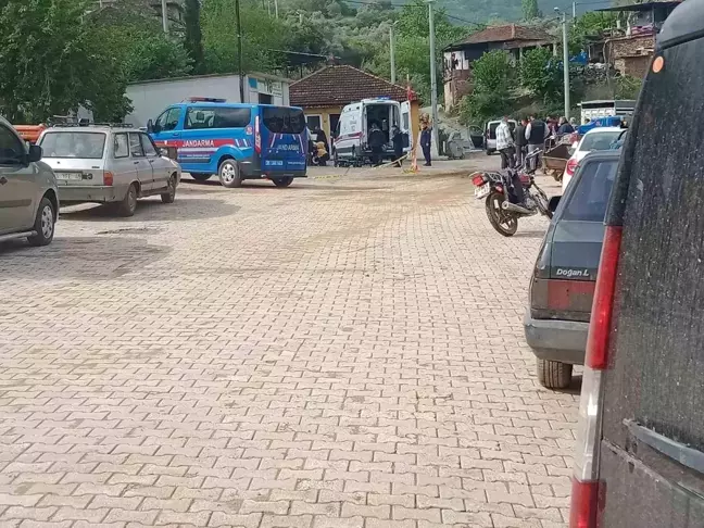 İzmir'de Av Tüfeğiyle Saldırı: 2 Yaralı, Kaçan Şahıs Aranıyor