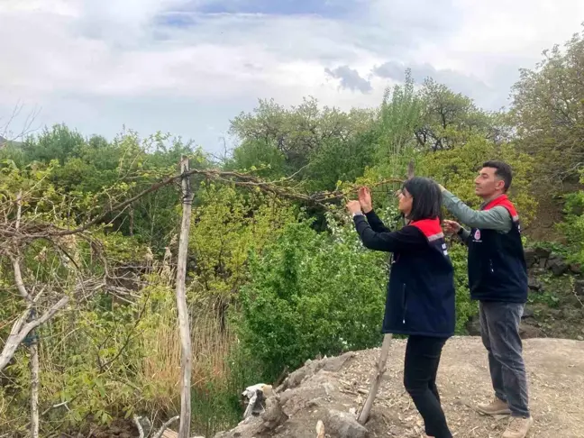Kars'ta Çiftçilere Hasat Öncesi Pestisit Kullanımı Eğitimi Verildi