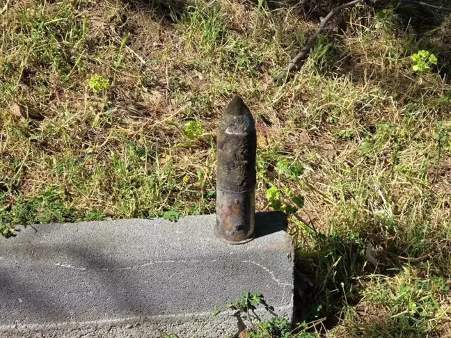 Bursa'da İznik Gölü Sahilinde Patlamamış Top Mermisi Bulundu