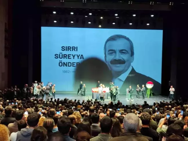 Sırrı Süreyya Önder İçin Törende Duygu Dolu Anlar