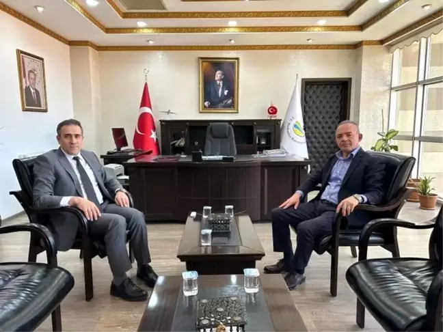 Mülkiye Başmüfettişi Öner, Kaymakam Memiş'i Ziyaret Etti