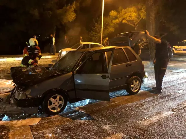 Ayvalık'ta Park Halindeki Araçta Yangın Çıktı