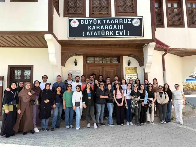 Eczacılık Fakültesi Öğrencileri Şuhut'u Gezdi