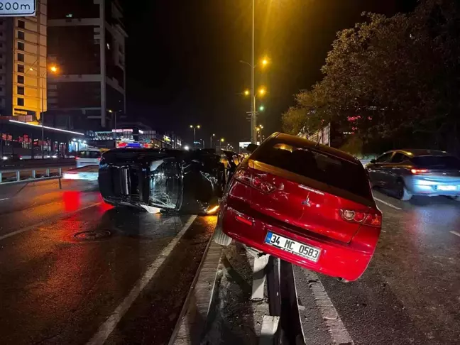 Esenyurt'ta Üç Araçlı Kaza: İki Yaralı