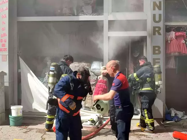 Edirne'de Çocuk Giyim Mağazasında Yangın Çıktı