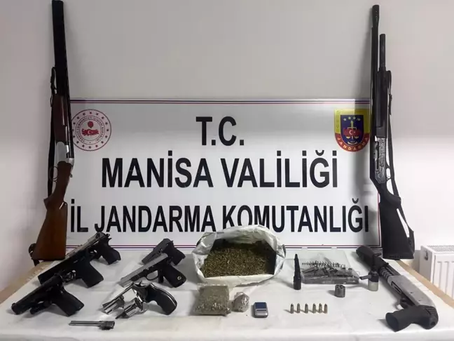 Soma'da Ruhsatsız Silah ve Uyuşturucu Operasyonu