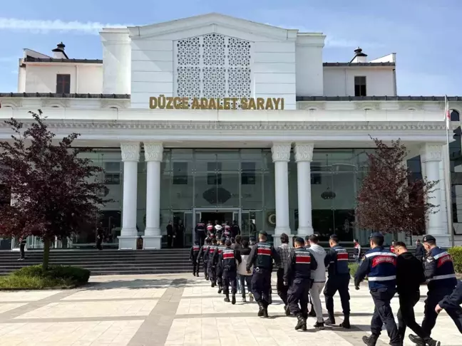 Düzce'de Uyuşturucu Operasyonunda 29 Gözaltı, 18 Tutuklama