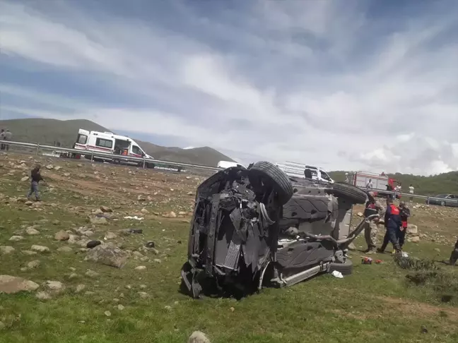 Elazığ'da Otomobilin Şarampole Devrilmesi Sonucu 3 Yaralı