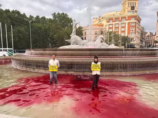 Greenpeace, Madrid'de İsrail'e Silah Satışını Protesto Etti