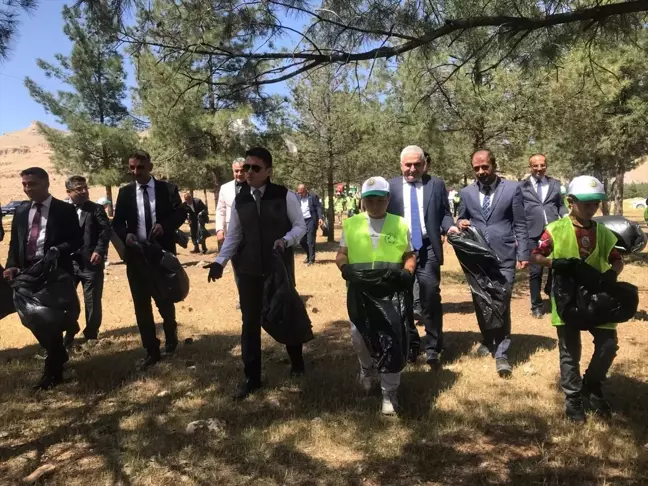 Derik'te Orman Yangınlarına Karşı Temizlik Etkinliği Düzenlendi