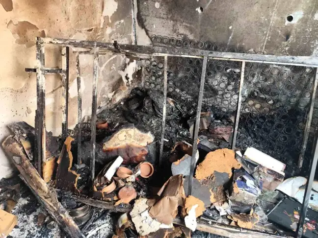 Adıyaman'da Çıkan Yangında Çakmak Tüpleri Patladı, 1 Yaralı