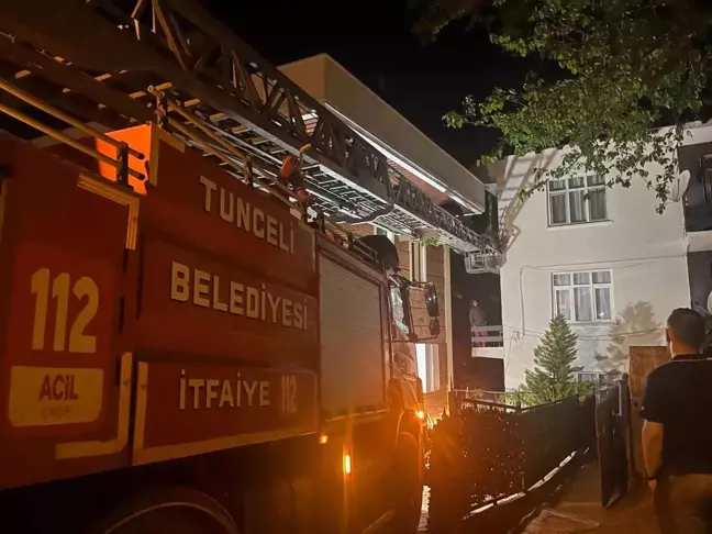 Tunceli'de Mahsur Kalan Sokak Kedisi İtfaiye Ekipleri Tarafından Kurtarıldı