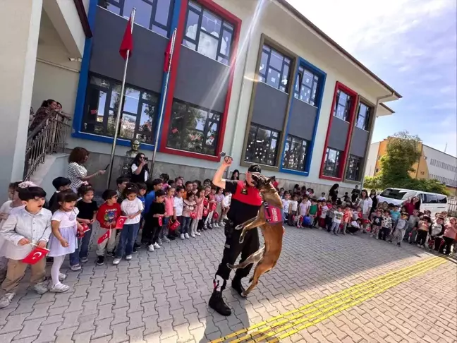 Kuşadası'nda Öğrencilere Jandarma Tanıtımı Yapıldı