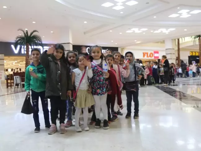 Gaziantep'te 10 Bin Çocuk İlk Kez Sinemada Film İzledi