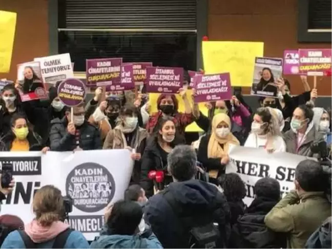 Aylin Sözer'in evinin önünde kadınlardan eylem