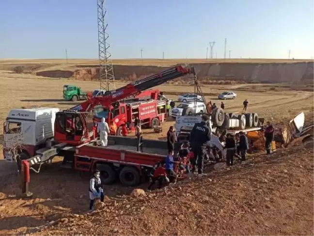 Kırşehir'de devrilen TIR'ın sürücüsü öldü
