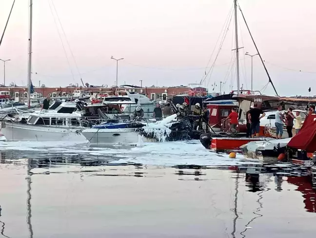 Avcılar'da facianın eşiğinden dönüldü, 7 tekne alev alev yandı