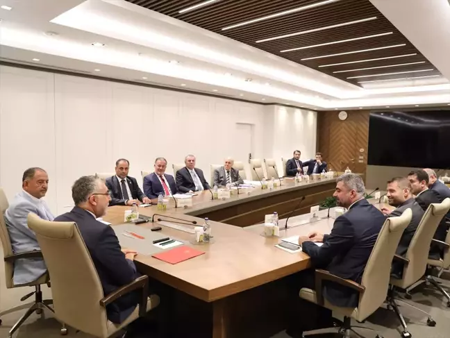 AK Parti Mardin Heyeti Ankara'da Bakanlıkları Ziyaret Etti