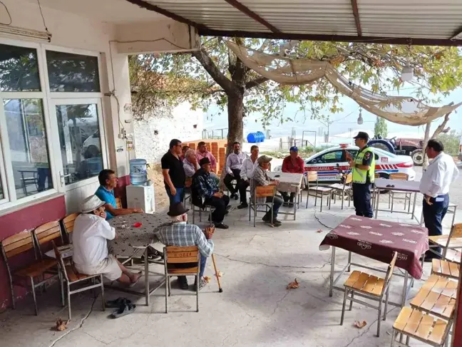 Aydın İl Jandarma Komutanlığı Traktör Sürücülerine Eğitim Verdi