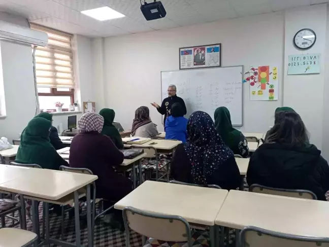Elazığ'da Eğitim Kurumları ve Kur'an Kurslarına Narkorehber Eğitimi Verildi
