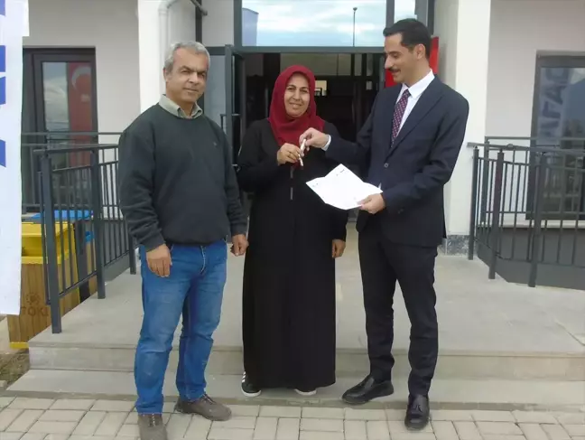 İslahiye'deki depremzedeler için inşa edilen konutların anahtar teslimine başlandı