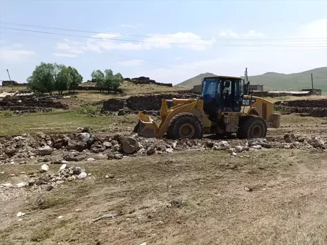 Van'ın Erciş, Çaldıran ve Saray ilçelerinde sağanak sonrası taşkınlar meydana geldi