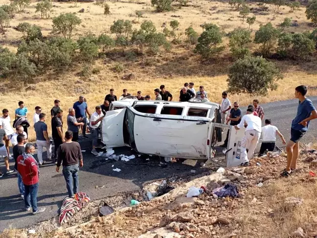 Mardin'de Hafif Ticari Araç Takla Attı: 5 Yaralı