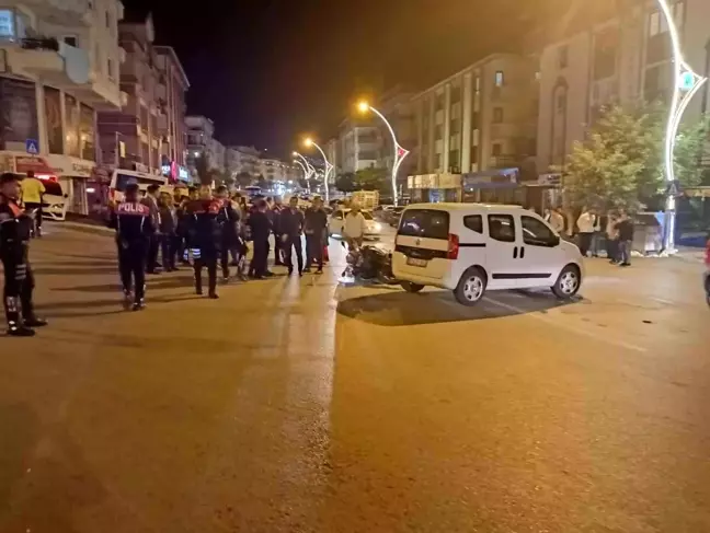 Ankara'da Polis Motosikleti ile Hafif Ticari Araç Çarpıştı: 2 Polis Yaralandı