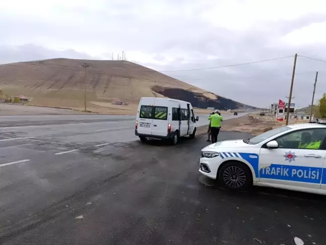 Patnos'ta Öğrenci Taşıma Araçlarına Güvenlik Denetimi