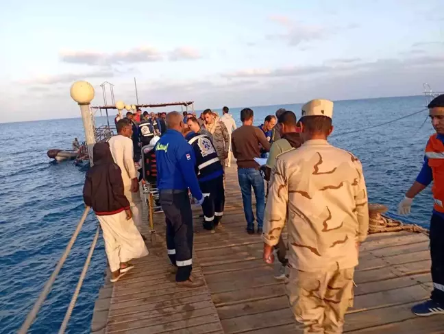 Kızıldeniz'deki Turist Teknesi Battı: 4 Ölü, 12 Kayıp