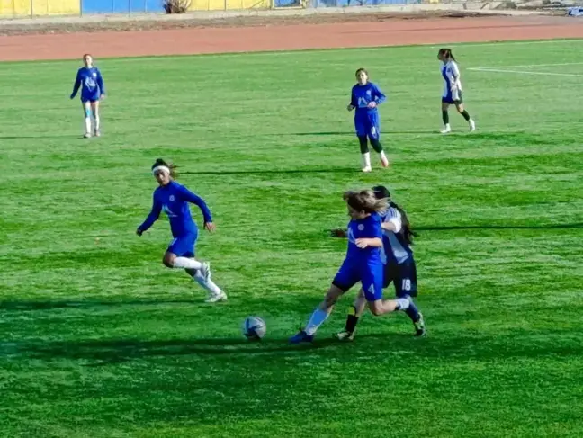 Ağrı Kadın Futbol Takımı, Liderliğini Sürdürüyor