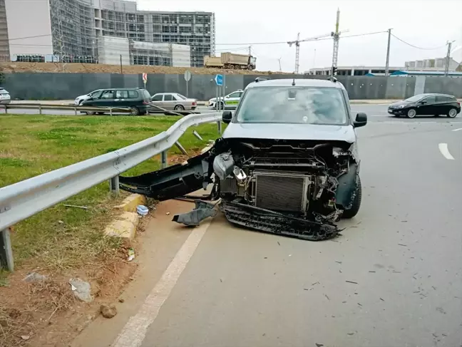 Trabzon'da Trafik Kazası: Baba ve Oğlu Yaralandı