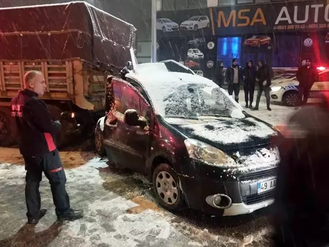 Muş'ta Kar Yağışı Buzlanmaya Neden Oldu: 5 Yaralı