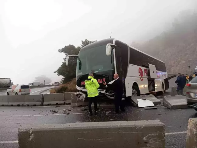 Ula'da Yolcu Otobüsünün Bariyerlere Çarpması Sonucu 5 Yaralı