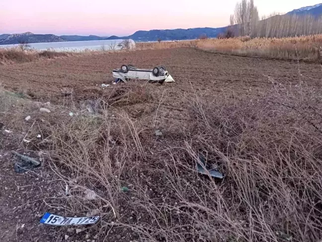 Burdur'da Otomobil Kazası: Tarlaya Uçan Araçta 4 Yaralı