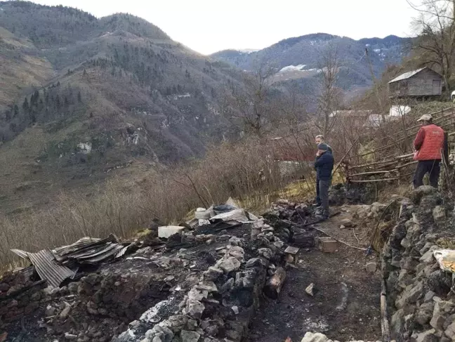 Ordu'da Ahşap Ev Yangında Küle Döndü