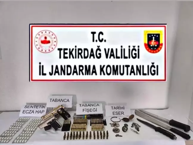 Tekirdağ'da Jandarma Operasyonlarında Ruhsatsız Silah ve Uyuşturucu Ele Geçirildi