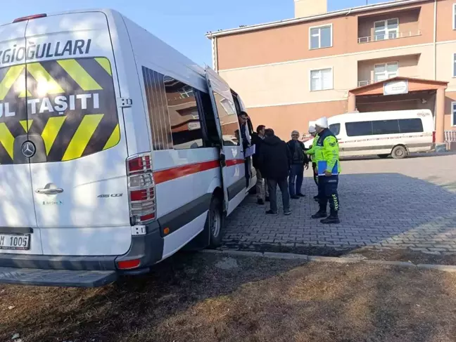 Akyaka'da Öğrenci Servislerine Güvenlik Denetimi