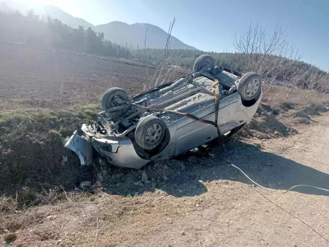 Burdur'da Devri Devri Araç Kazasında Üç Yaralı